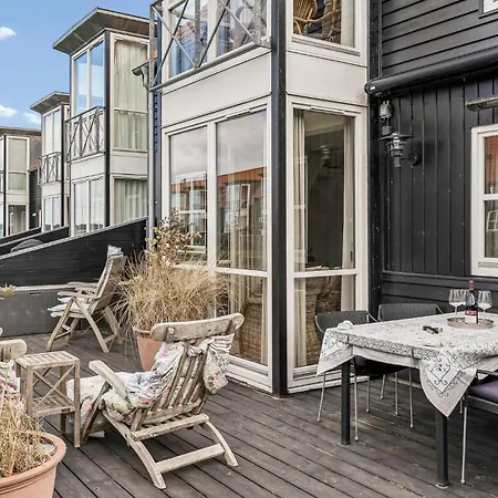 In With Harbor View