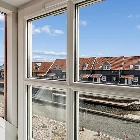 In With Harbor View